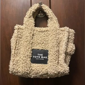 Marc Jacobs The teddy small tote in camel. Barely used.